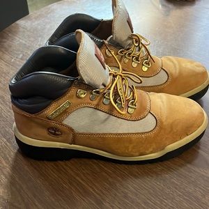 Men’s Timberland boots very gently used 8.5